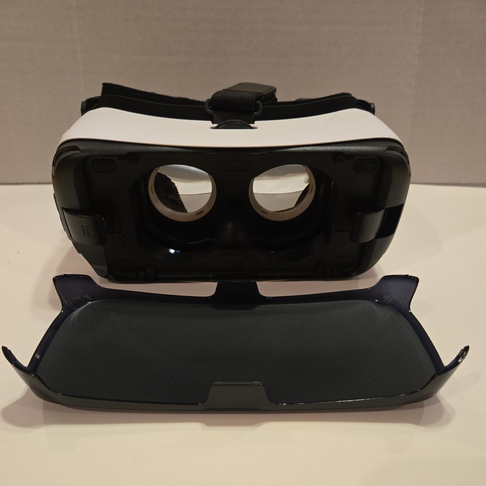 Samsung Gear VR Powered by Oculus