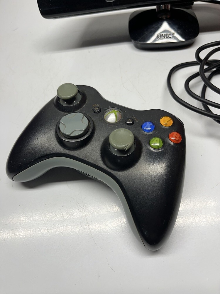 Microsoft 1414 Xbox 360 Kinect Sensor Bar And Controller - Black UNTESTED