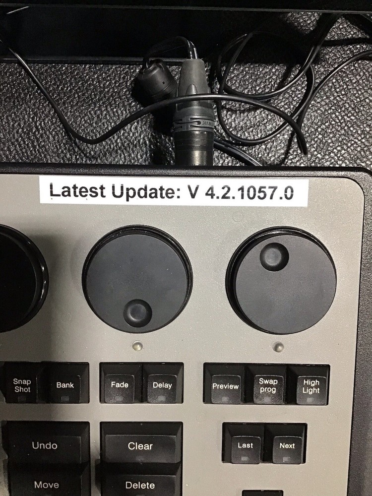 Martin M2GO Lighting Console kit with case