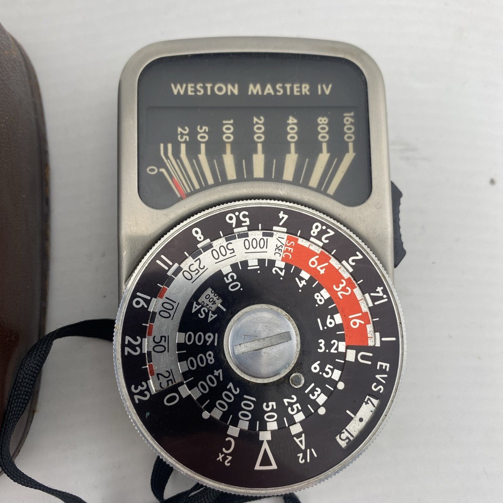 Weston Master IV 745 Universal Light Meter & Leather case