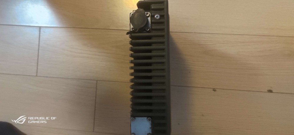 Slovenian army VHF amplifier with control box