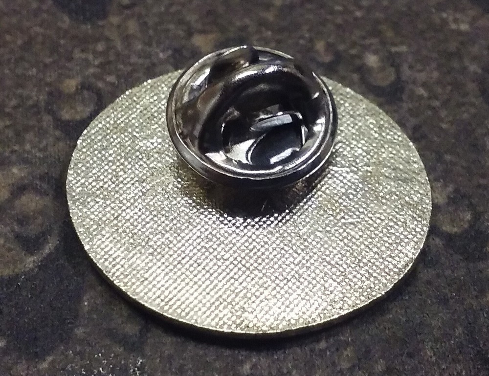Elan Blanc vintage pin badge