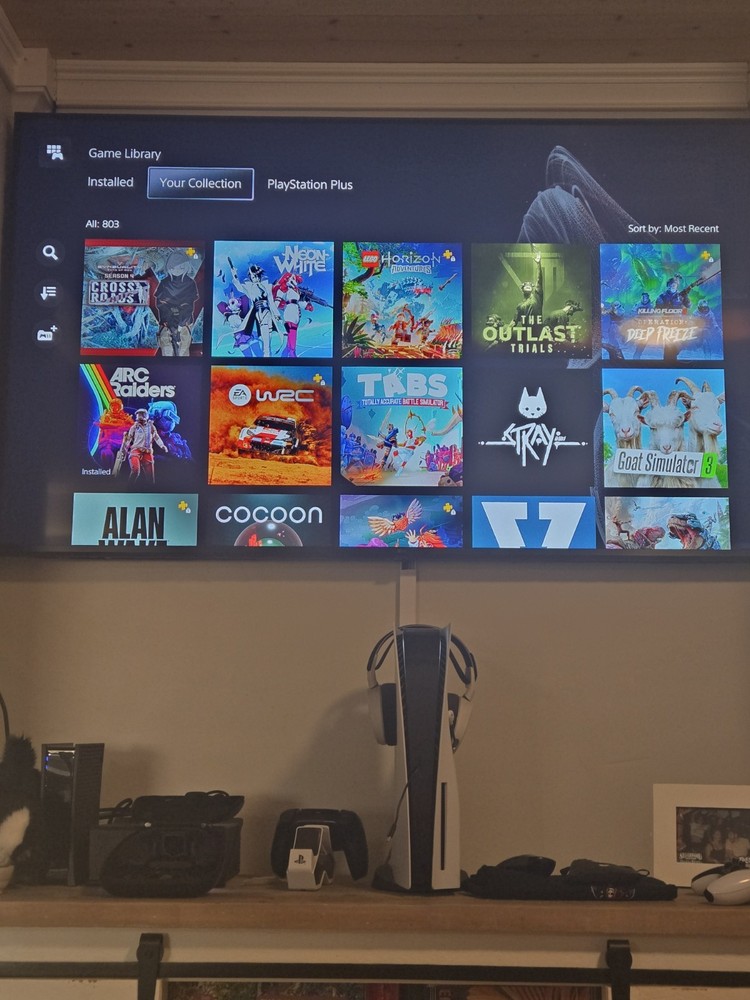 PS5 Console with 810 Games attached to Account