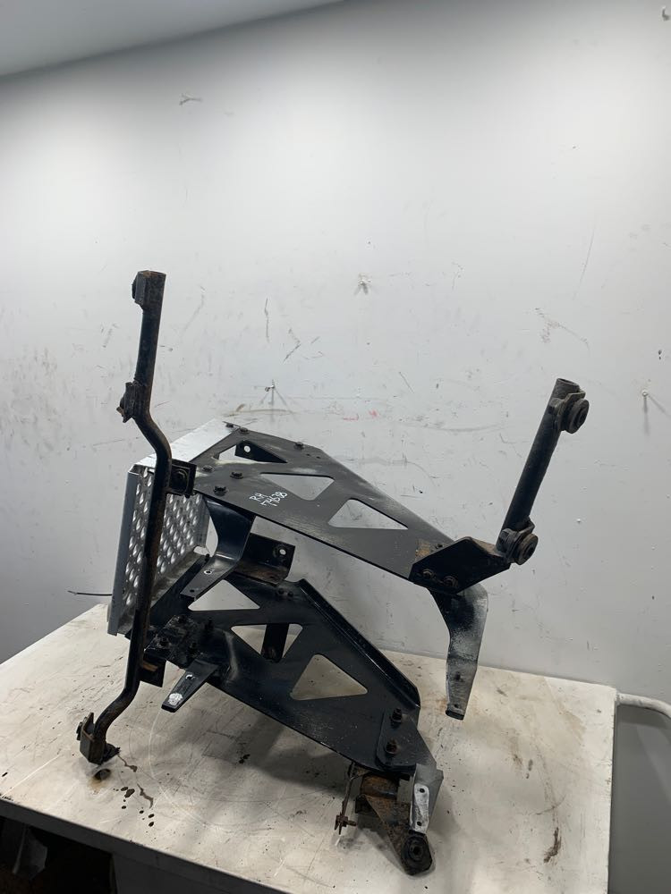 2005 Kenworth T2000 Frame Step (722-10191)