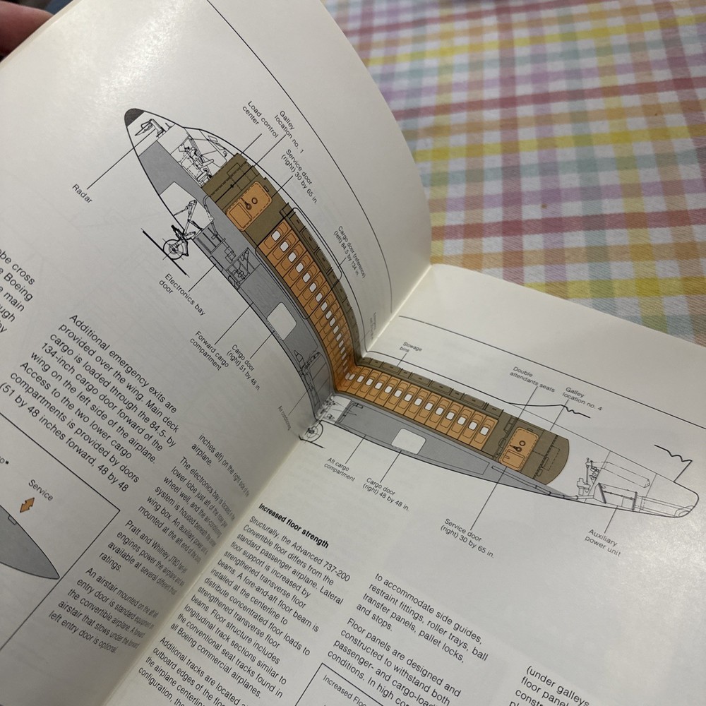 Boeing 737-200 Advanced Convertible Sales Brochure