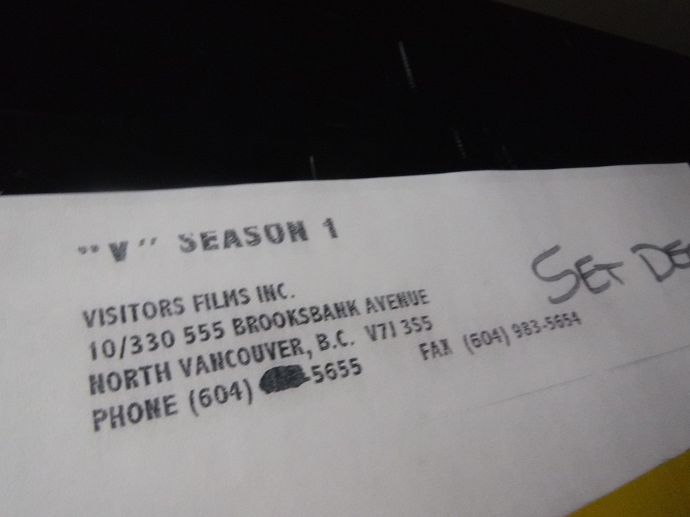 V TV SERIES (2009) 3 PROP VISA SHEETS