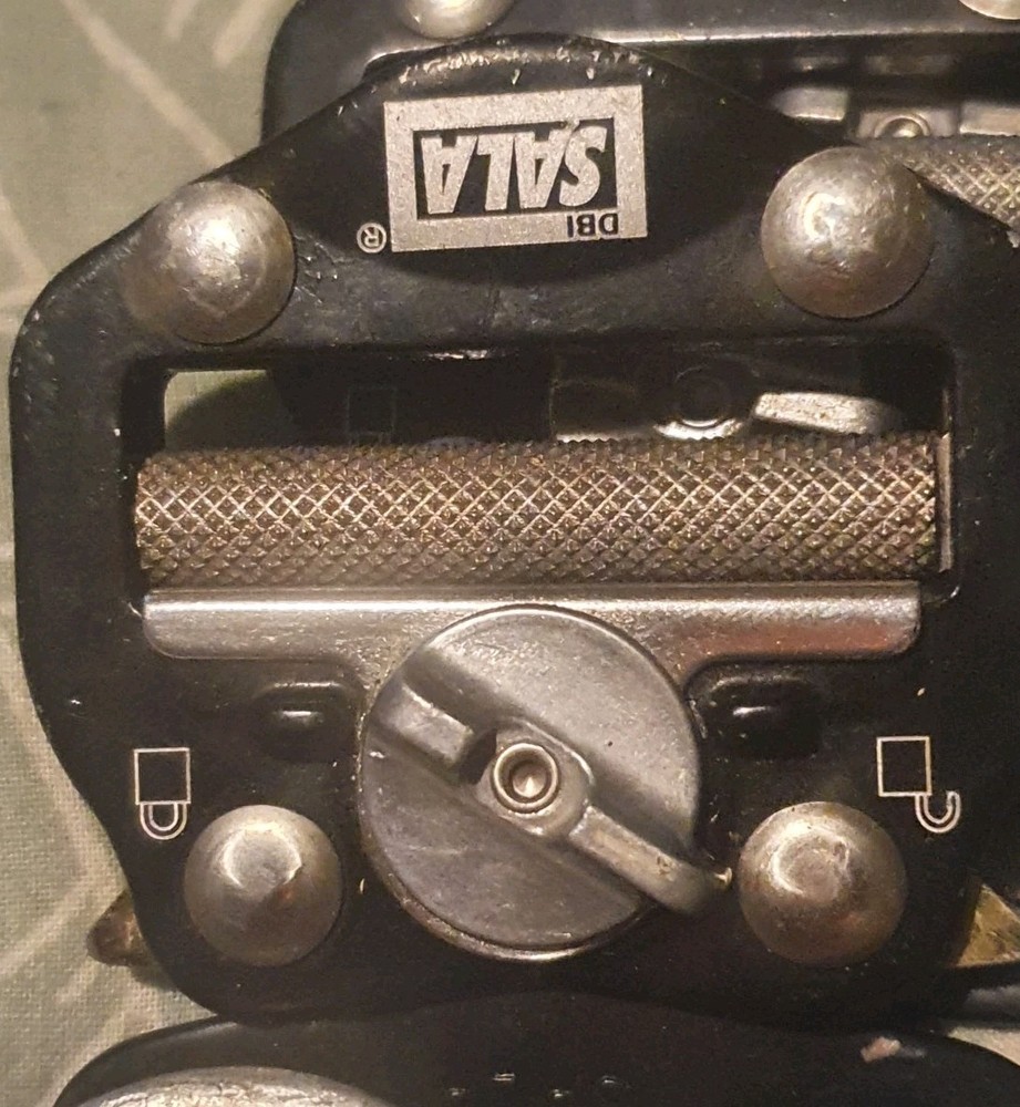 QUICK RELEASE HARNESS BUCKLES (x4)