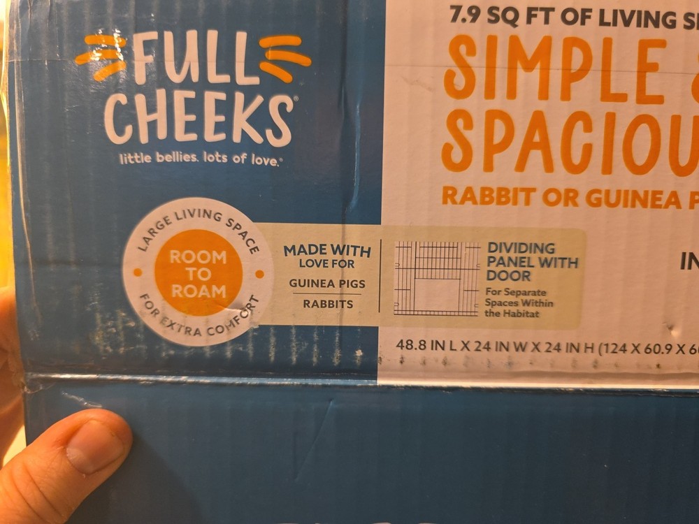 Full Cheeks Simple & Spacious Home, Rabbit or Guinea Pig Habitat **MISSING LINER