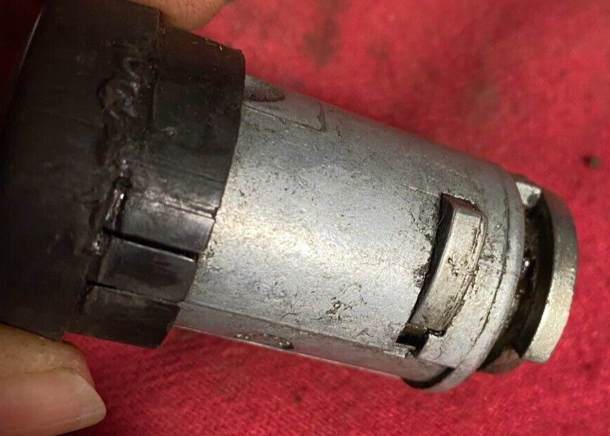 IGNITION SWITCH WITH ONE KEY,