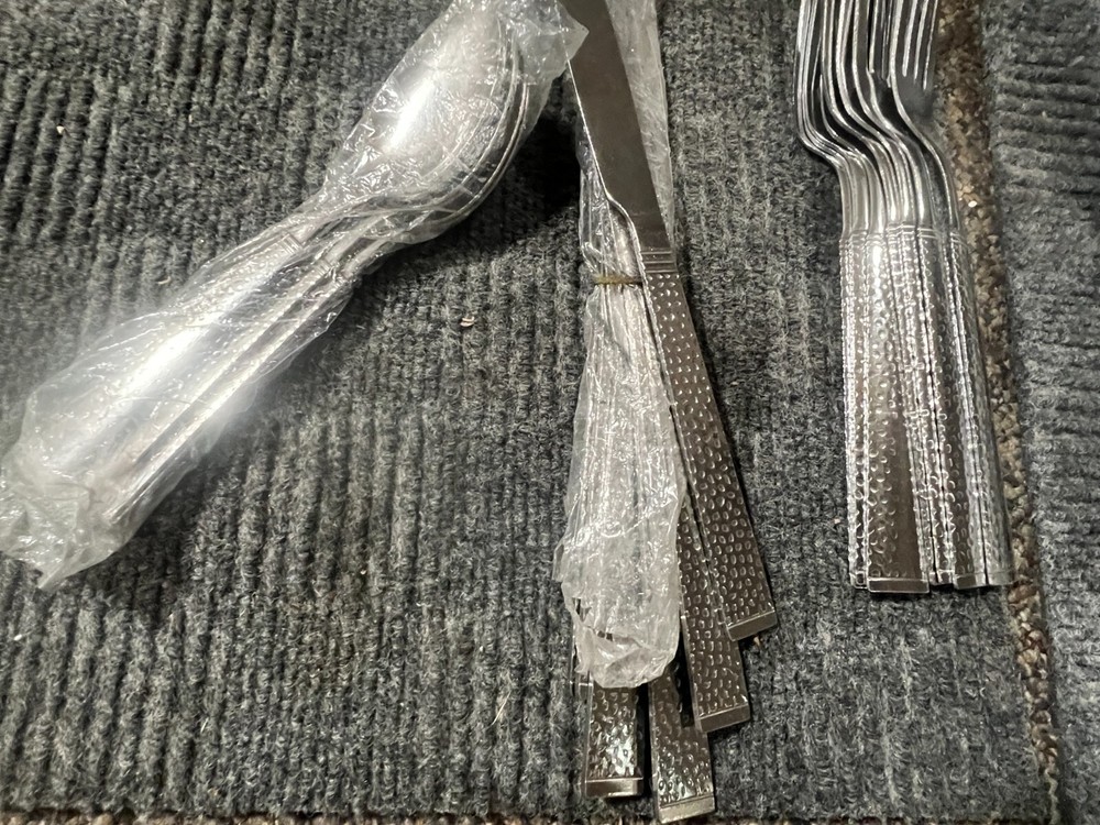 Flatware Serving Stainless Spoon Fork Knife Silverware ( PICTURED ITEM ONLY)