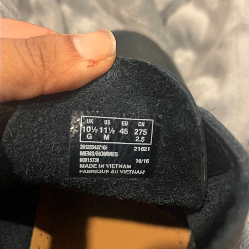 CLARKS DESERT BOOT - NAVY LEATHER 11.5