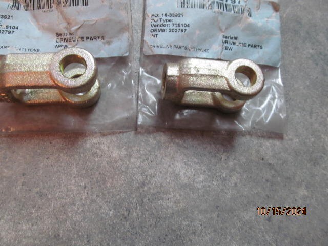 (2) Bendix 202797 air brake yokes