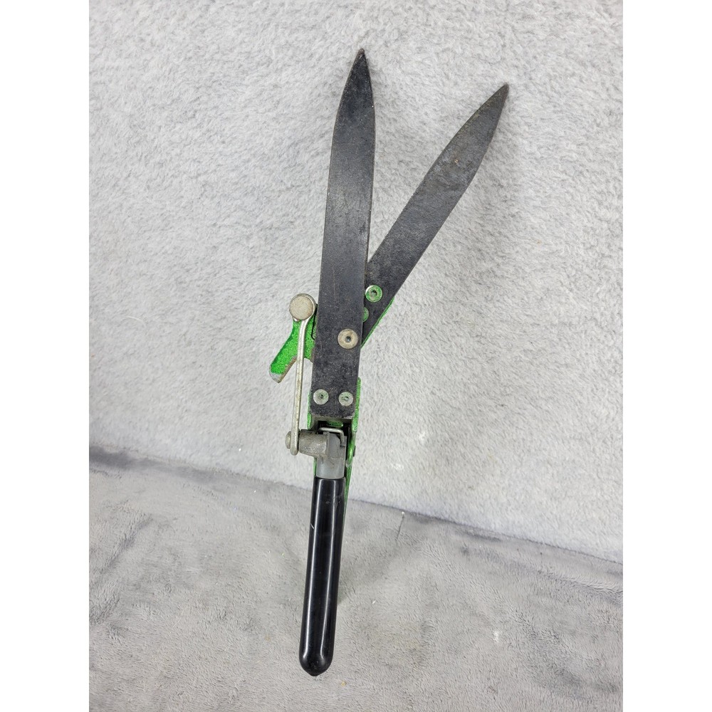 Vintage Grass Shears Garden Tool Green Handle Blade Cutter Tool