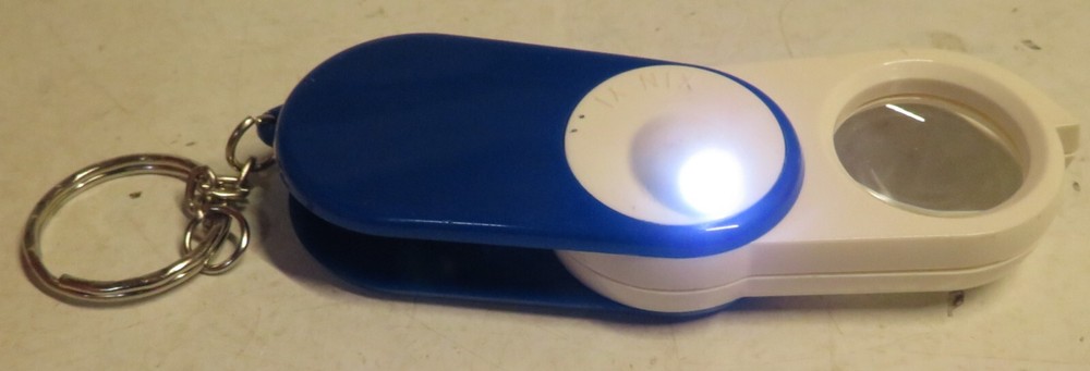 Folding Magnifying Glass Magnifier with Light Keychain Lighted Handheld Pocket