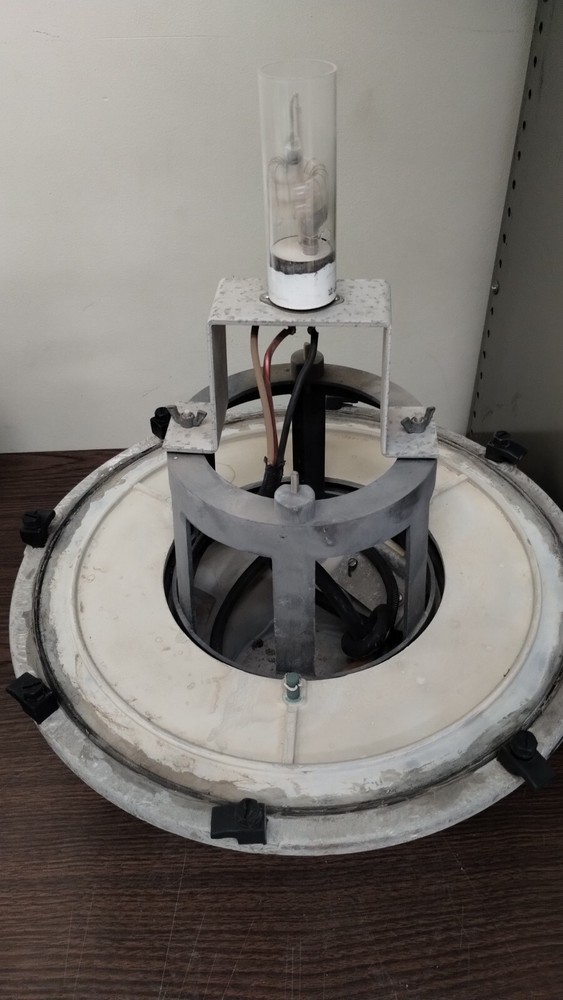 TWR Lighting FB-L-865 Beacon, Vintage High Voltage, pulled working.