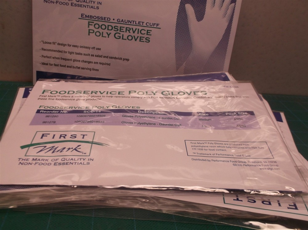 FIRST MARK FM-4 1/28 FOODSERVICE POLY GLOVES sample pack