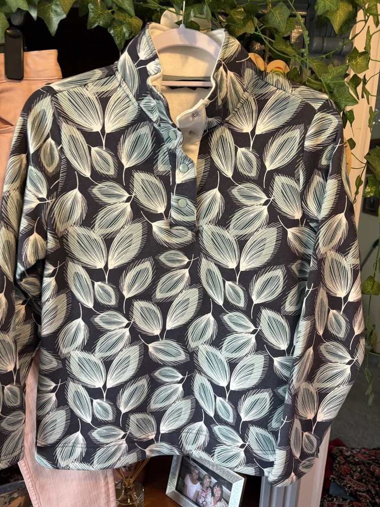 Ladies Jegging/Sweater Bundle Size 12