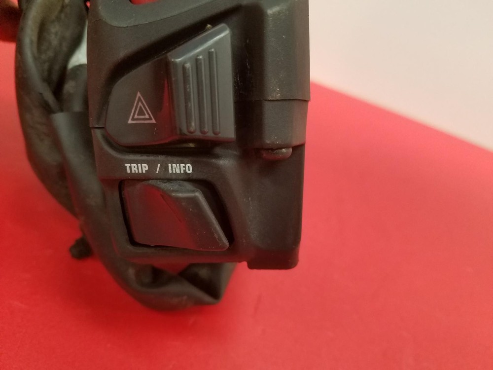 2019 YAMAHA X-MAX 125 IRON MAX RIGHT START SWITCH HAND CONTROLS