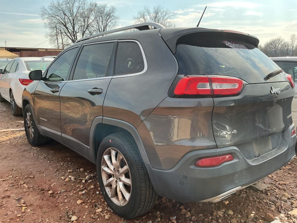 CHEROKEE 2015 Glove Box 4947577