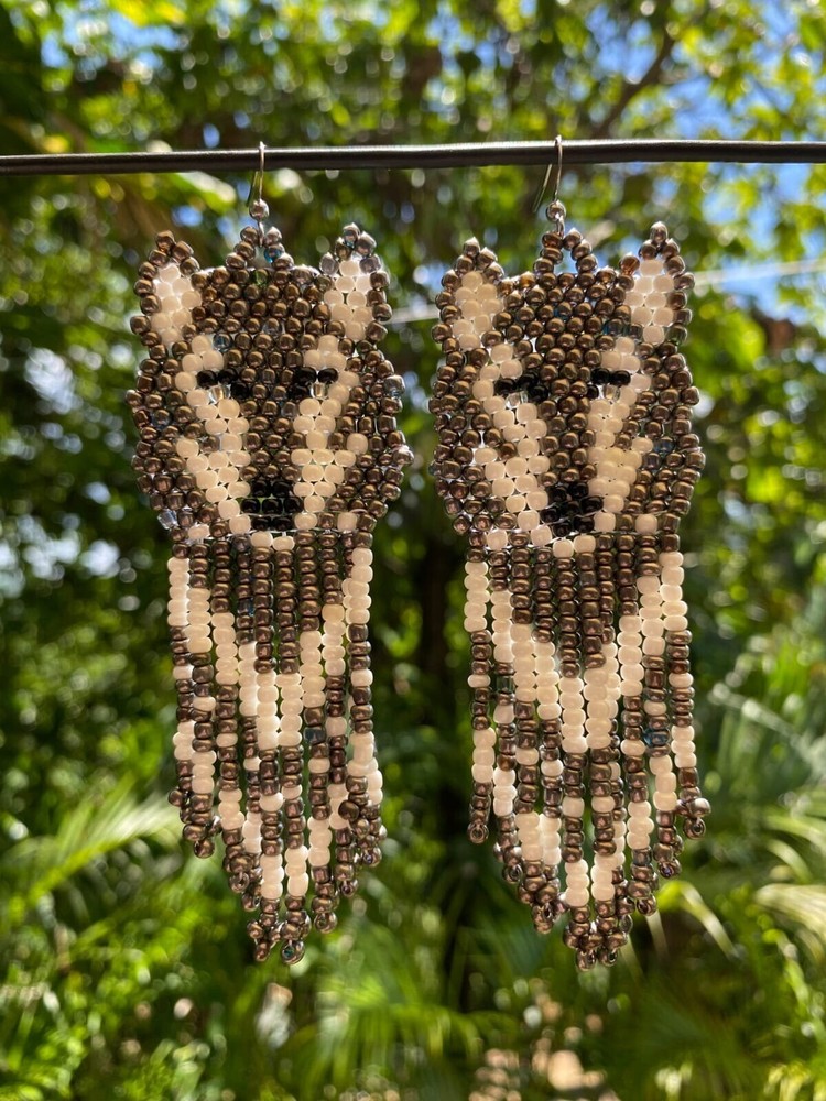 Wolf earrings-wildlife -  wolf beaded earring-