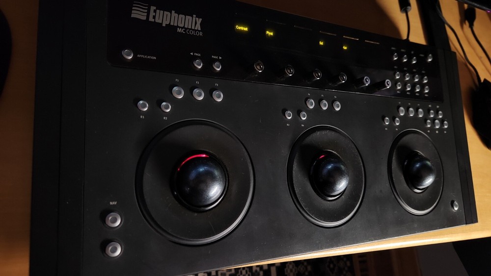 Euphonix Avid MC Color Grading Trackball Control Surface color grading Resolve