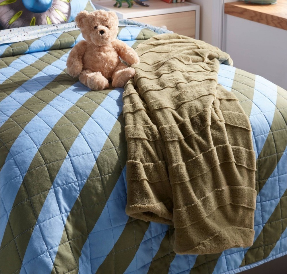 Green Wave Kids Plush Throw Blanket - Pillowfort