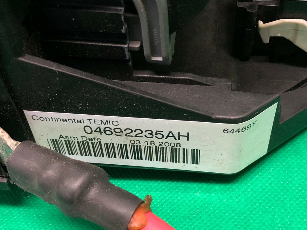 08 DODGE NITRO TIPM FUSEBOX FUSE BOX CONTROL MODULE BCM 04692235AH