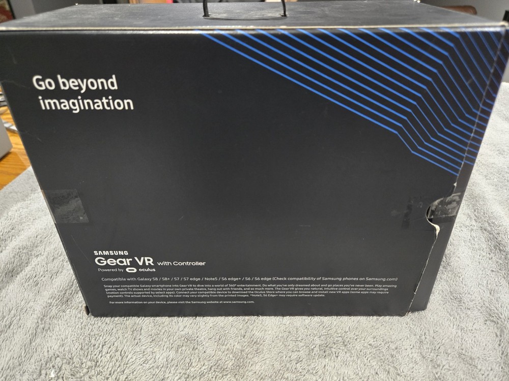 Samsung Gear VR w/ Controller