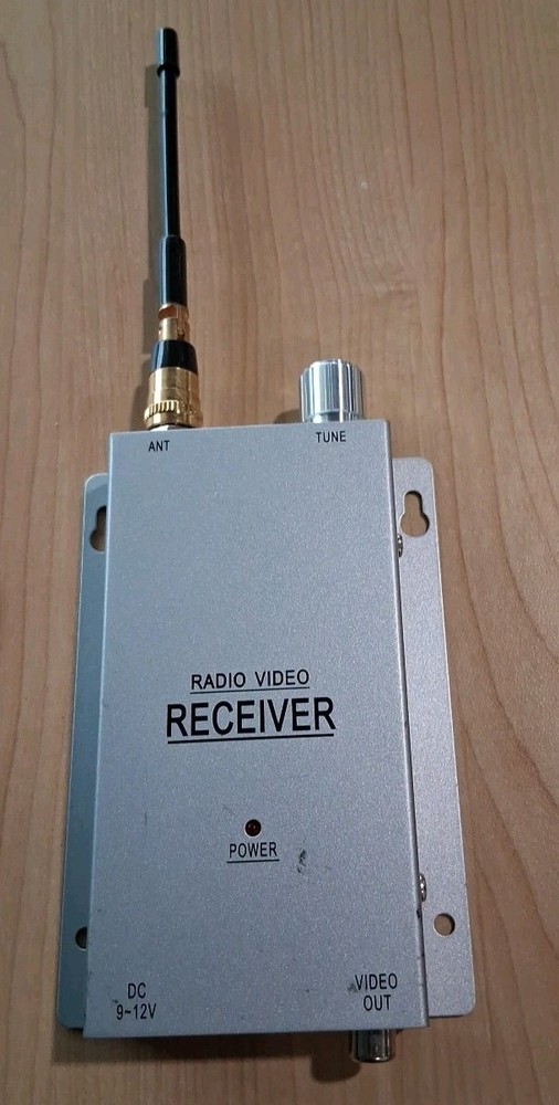 RADIO AV RECEIVER 9-12 volt Untested