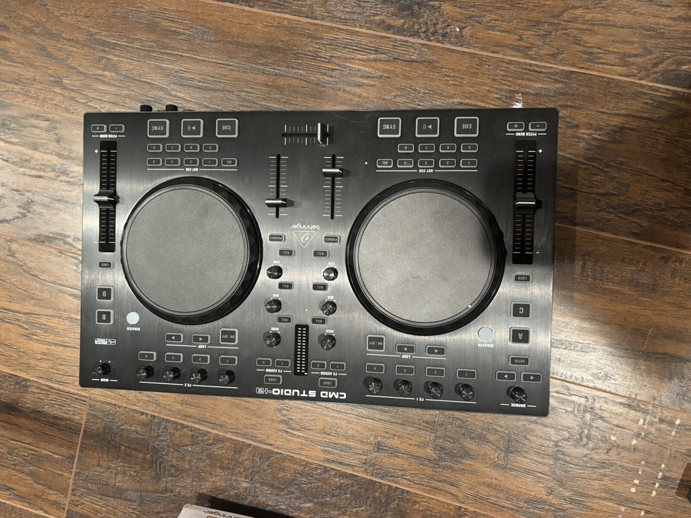 Behringer CMD Studio 4a DJ MIDI Controller
