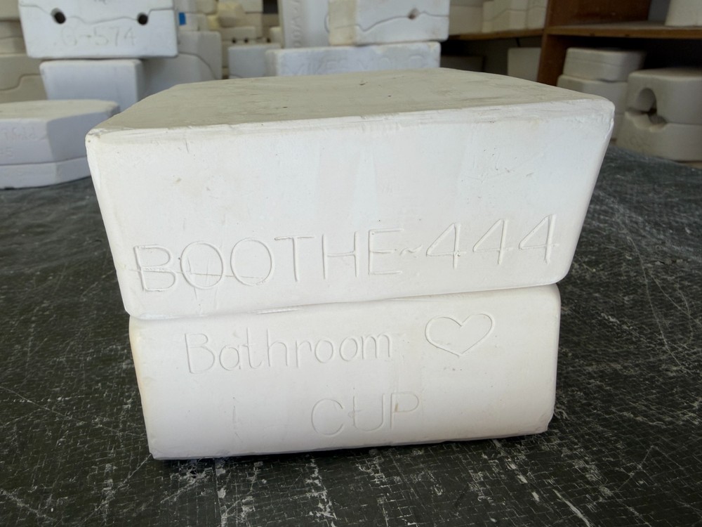 VINTAGE BOOTHE CERAMIC MOLD #444 TUMBLER