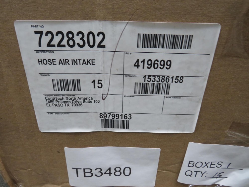 7228302 HOSE AIR INTAKE KT207