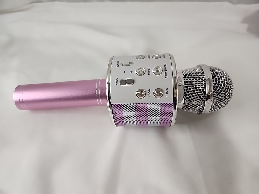 Hello Kitty Bluetooth Karaoke Microphone Wireless Speaker USB Charging Pink NIB