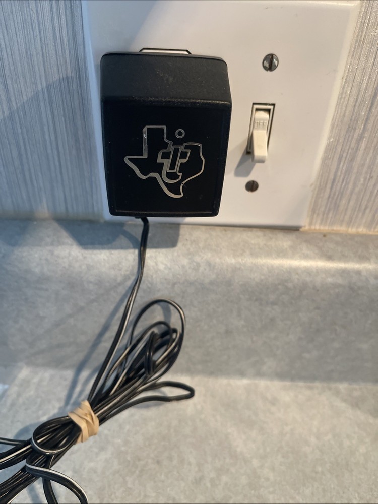 Texas Instruments Program Recorder Model PHP2700 1982 Portable Cassette Player