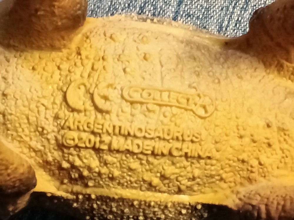 Collecta: retired Argentinosaurus (2012), retired Mapusaurus (2012)