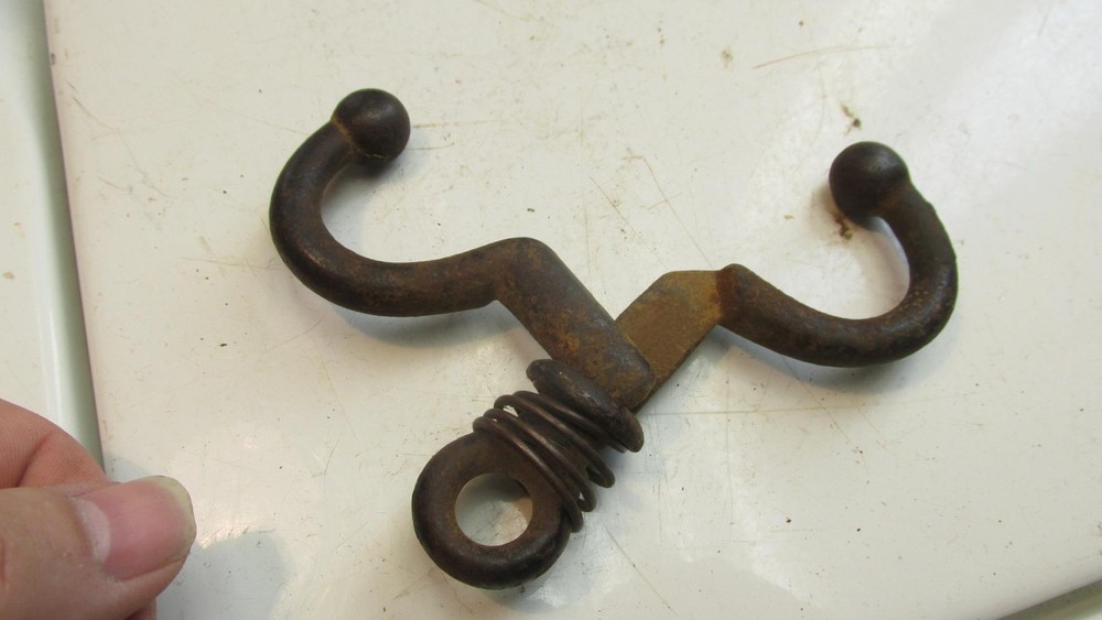 VNTG Spring Loaded Bull Nose Ring