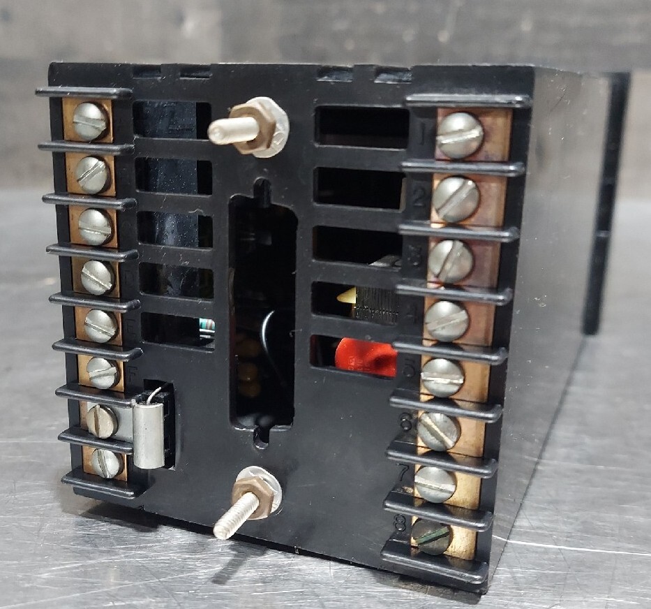 LFE Model 2012 Process Microprocess Controller