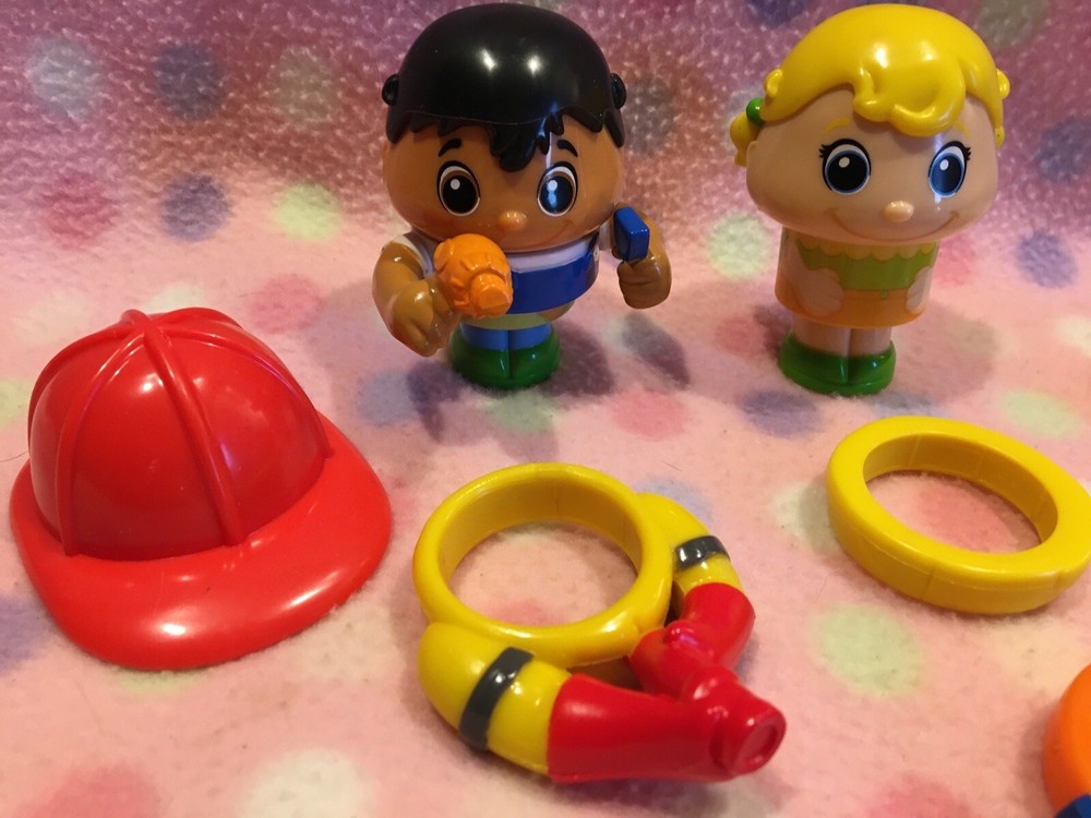 Hasbro Spin Master Figures & Accessories Playset 2010 Cute!
