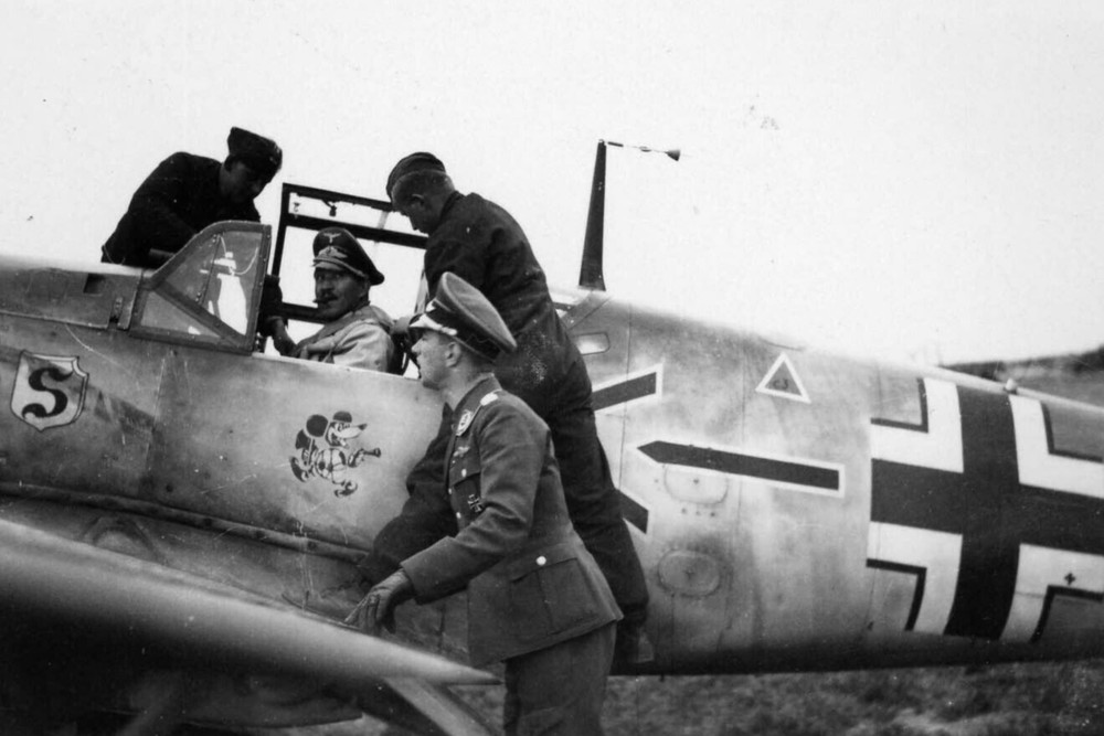 WW II German Photo  ----Adolf Galland - Fighter  Ace