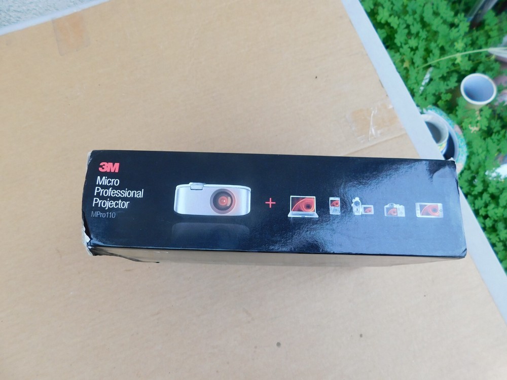 3M Micro Professional Projector MPro110 new open box