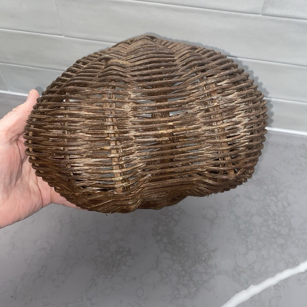 Buttocks basket handcrafted egg gathering herb harvest primitive