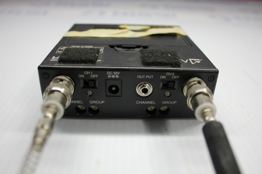 AZDEN 200UPR WIRELESS RECEIVER WITH 51XT UHF TRANSMITTER