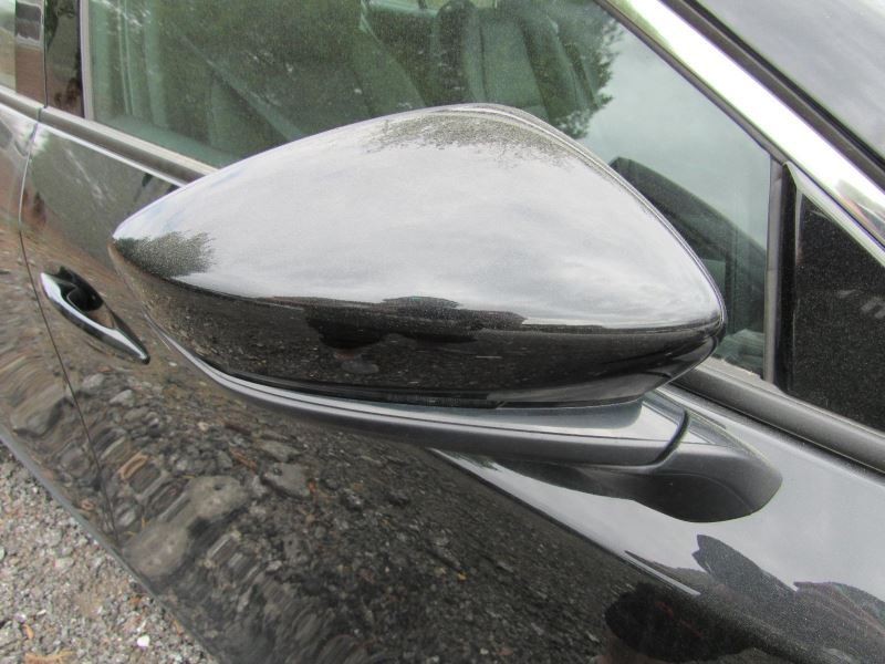 3 2023 Glove Box 964438