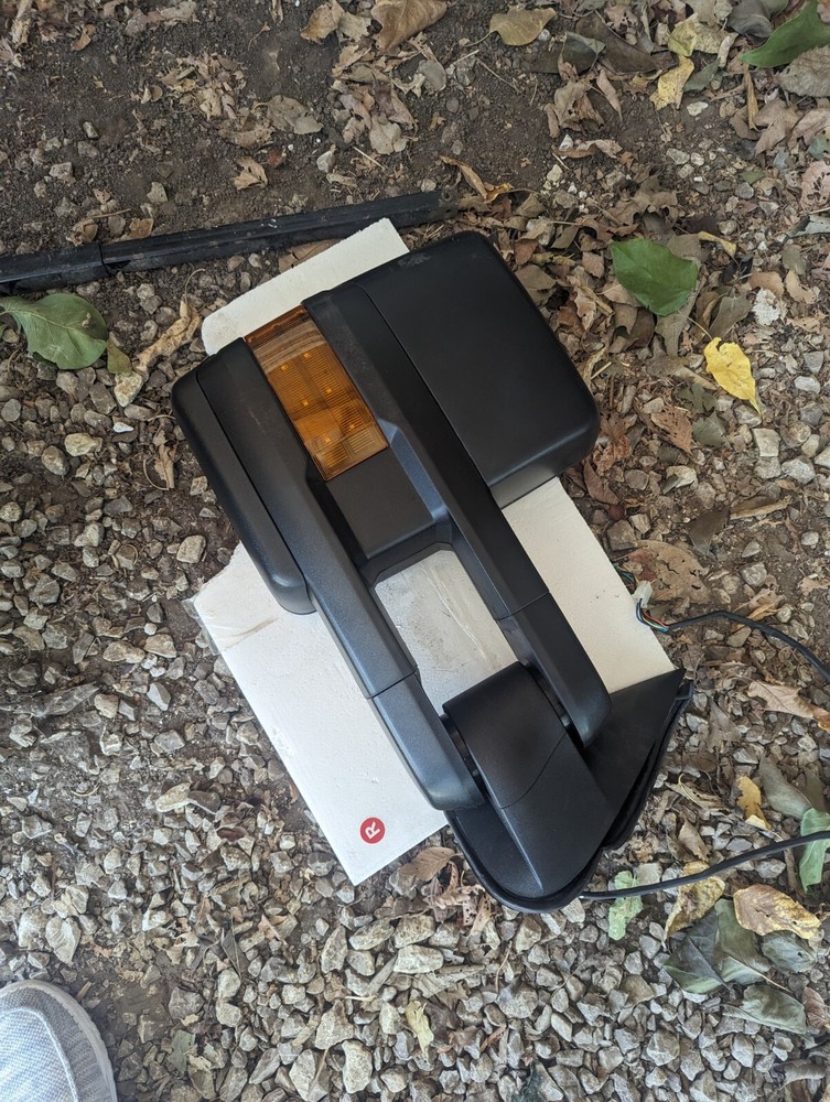 SET OF TWO POWER FOLDING TOWING MIRROR OEM