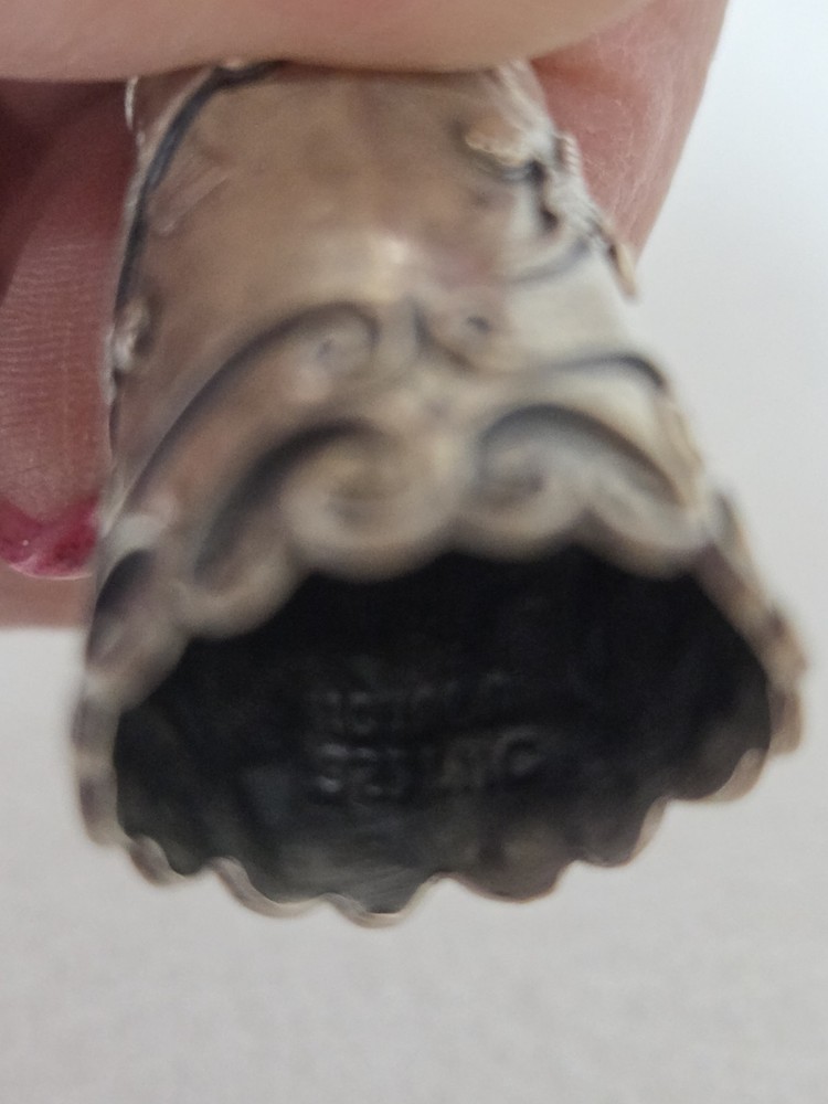 Sterling Silver Ornate Thimble Scroll Leaf Pattern Scalloped Edge Vintage