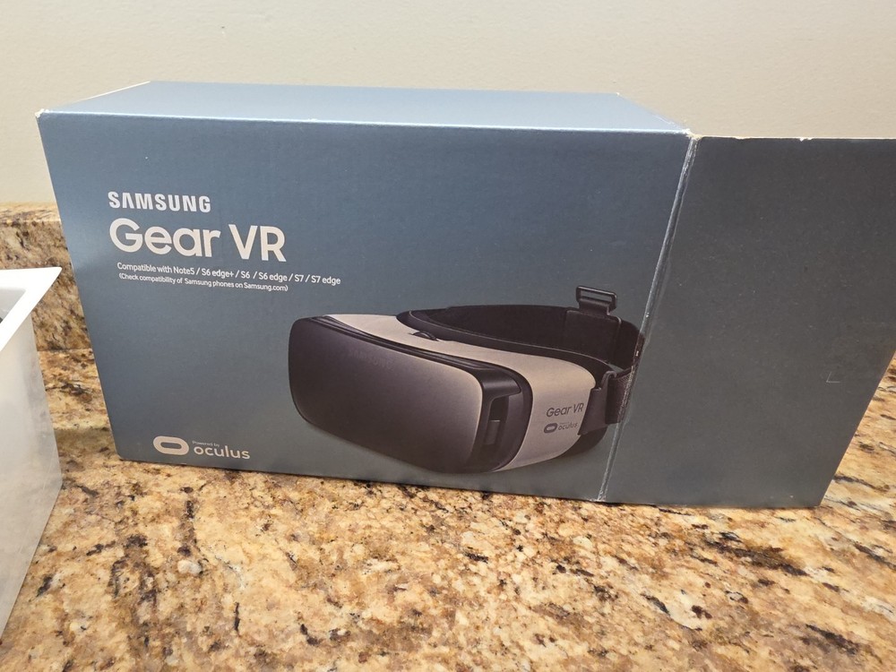 Samsung Gear VR Powered by Oculus