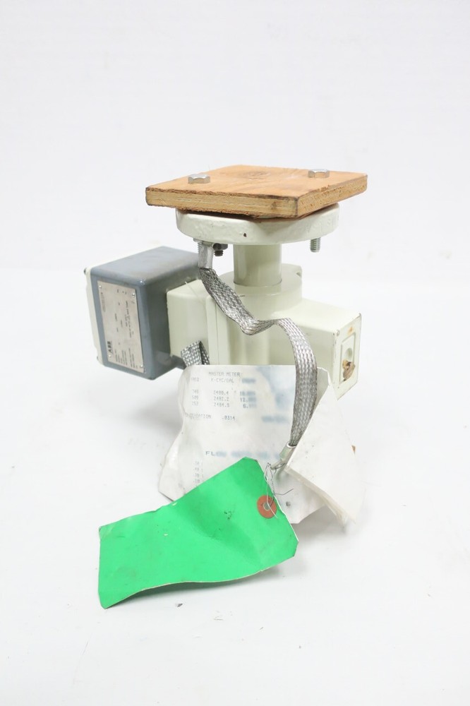 Abb 10DX4111CDE09P1A2DAA1132 Magnetic Flow Meter 200lpm 1in