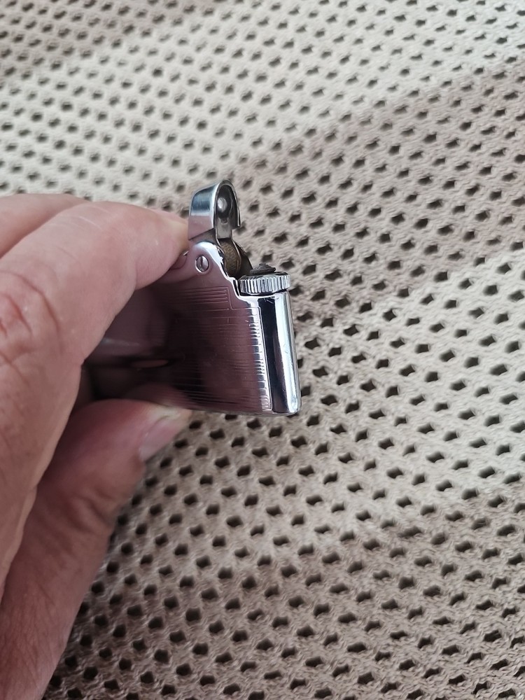 Vintage Ronson Varaflame Premier Silver Chrome Lighter