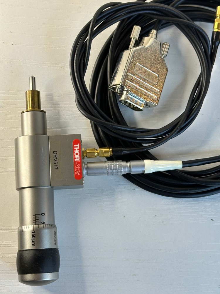 DRV517 THORLABS 1/2" dif micrometer actuator+close loop 30 µm piezo drv & cabels