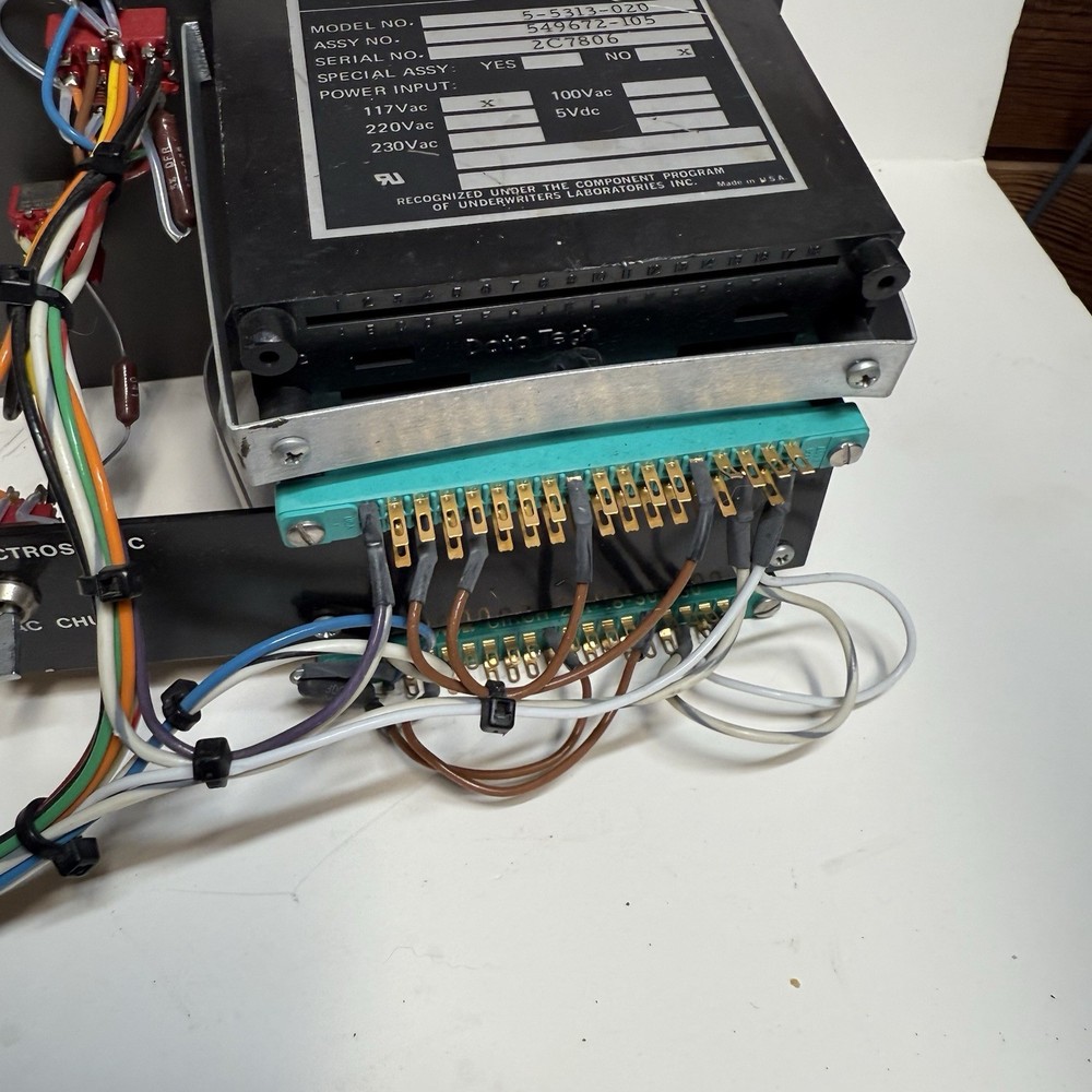 2 Data Tech Model 5-5313-020 Panel Meter 117VAC, VAC chuck